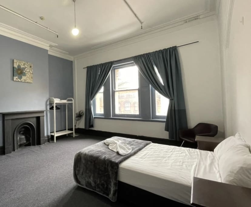 Furnished room in a flatshare
