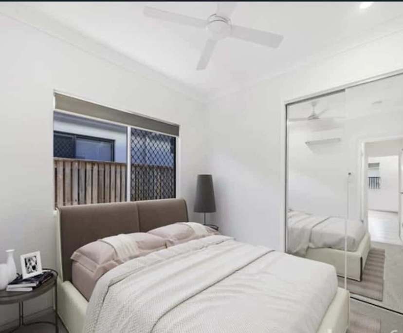 Unfurnished room in a share house