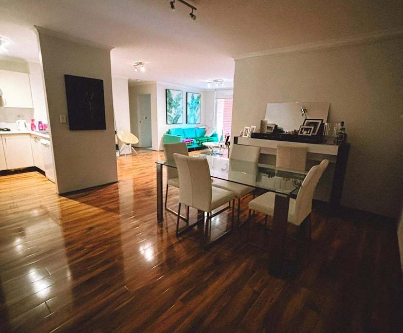 Furnished room with ensuite in a flatshare