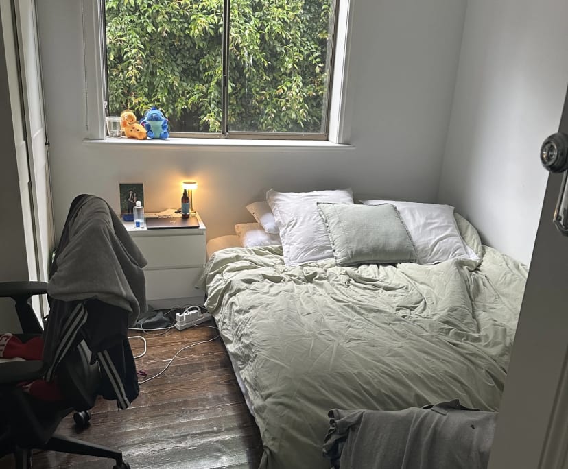 Unfurnished room in a share house