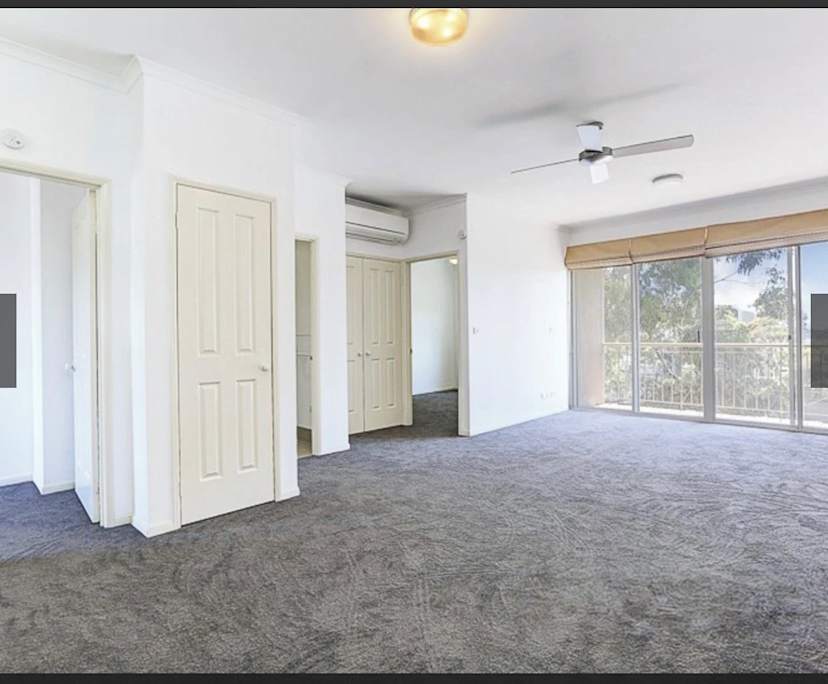 Unfurnished room in a flatshare