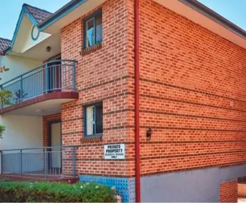 Unfurnished room in a flatshare