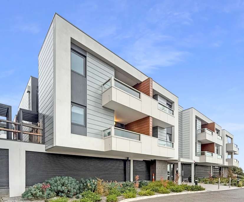 Unfurnished room in a flatshare