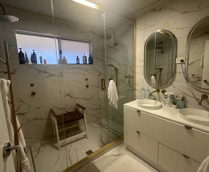 Furnished room in a share house