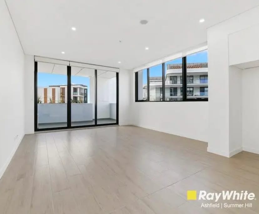 Unfurnished room with ensuite in a flatshare