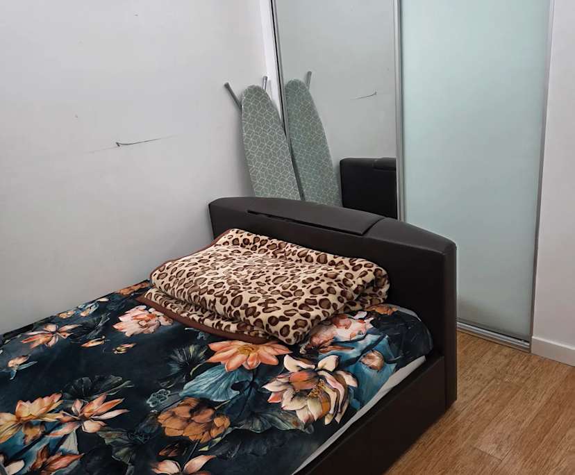 Furnished room with own bathroom