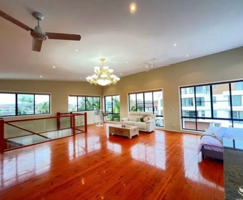 $230, Student-accommodation, 6 bathrooms, Surfers Paradise QLD 4217