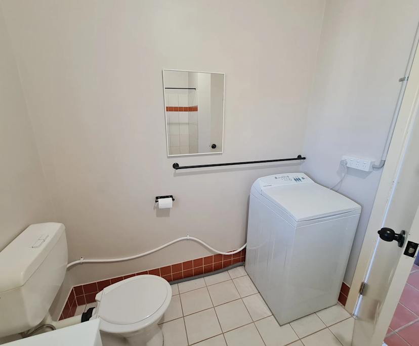 $500, Whole-property, 1 bathroom, Rockingham WA 6168