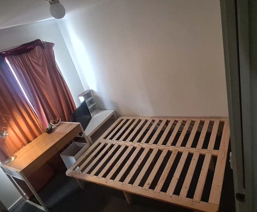 Room in a share house