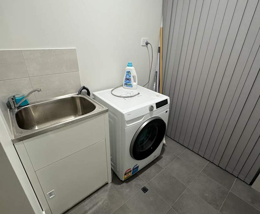 Room in a share house