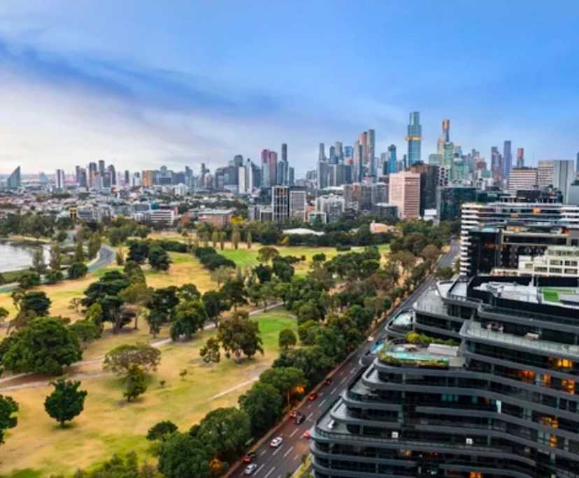 Furnished room with ensuite in a flatshare