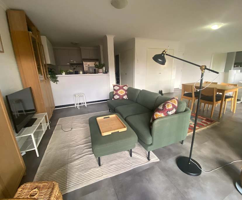 Unfurnished room in a flatshare