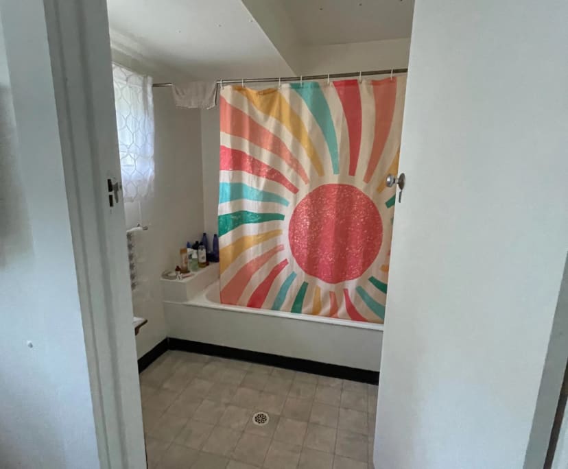 2 Rooms for Rent in Dutton Park, Brisbane 250, Fl...