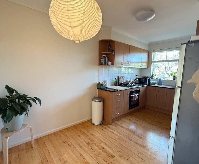 $350, Whole-property, 1 bathroom, Caulfield VIC 3162