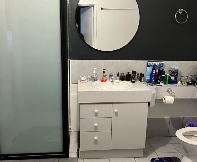 Room in a share house