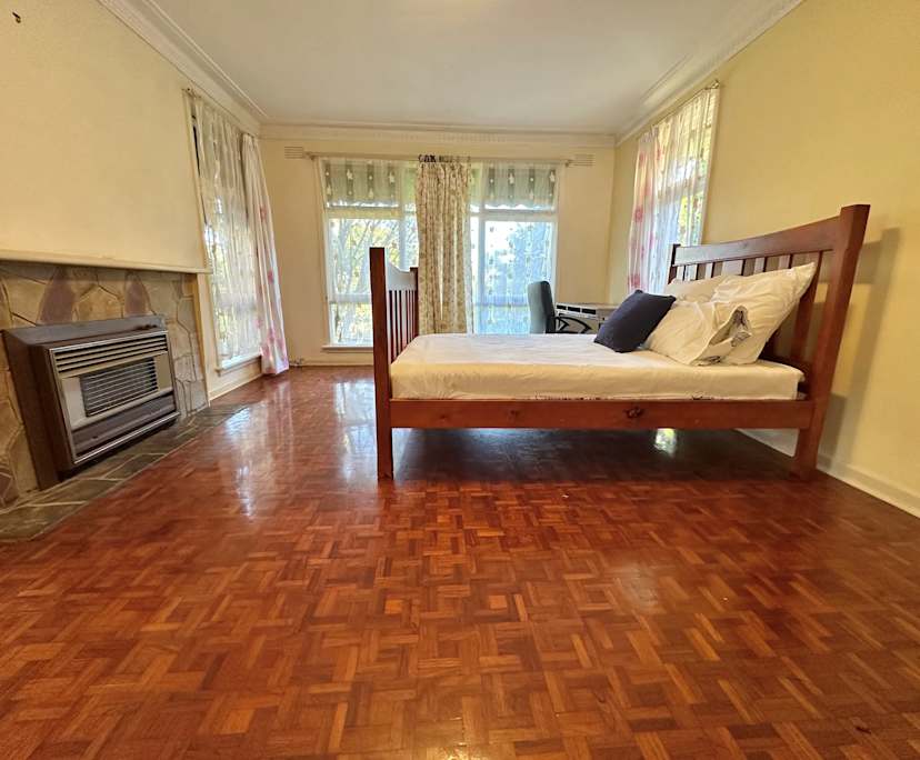 Room in a share house