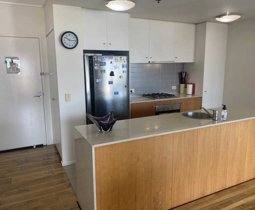 $350, Flatshare, 2 bathrooms, Spring Hill QLD 4000