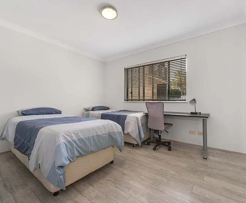 Furnished room in a flatshare