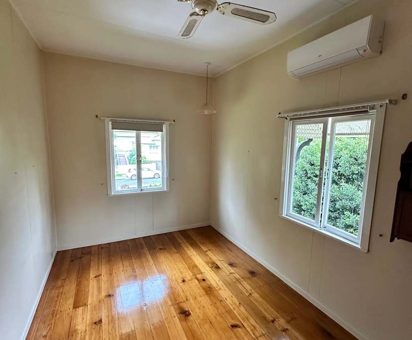 Unfurnished room in a flatshare