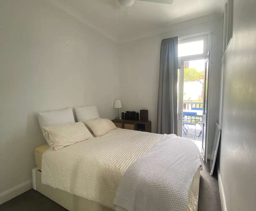 Room in a share house