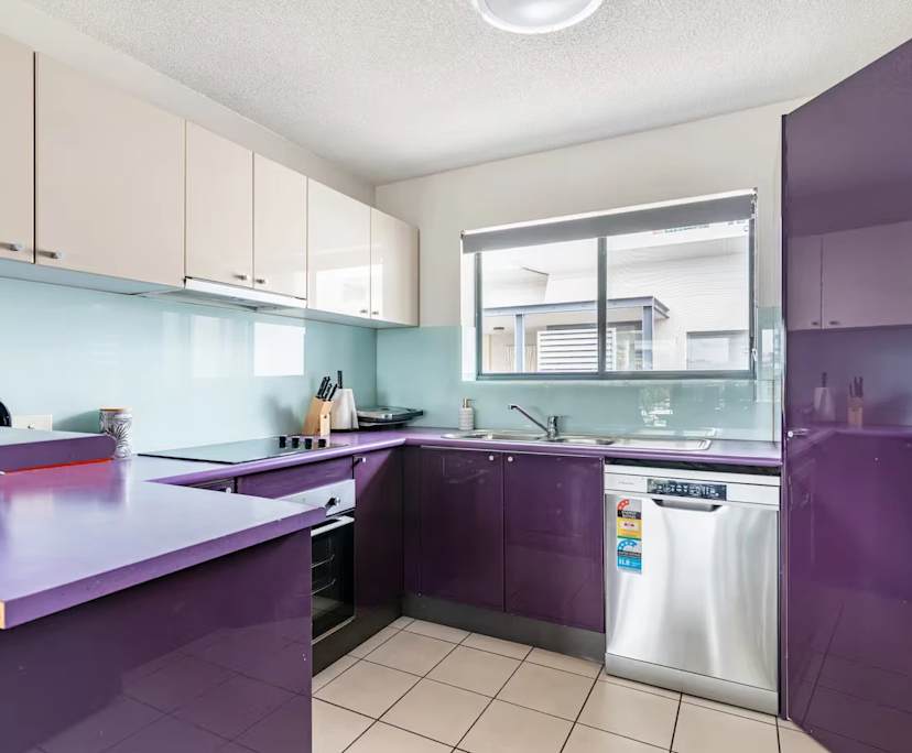 $1,000, Whole-property, 2 bathrooms, Toowong QLD 4066