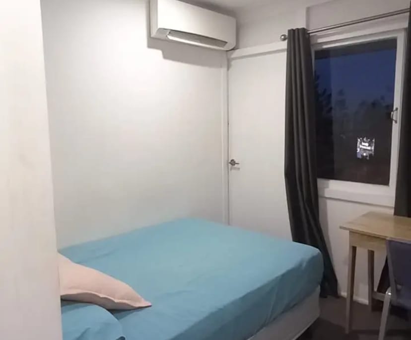 Furnished room with ensuite in a flatshare