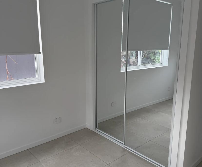Whole property with 1 room for rent