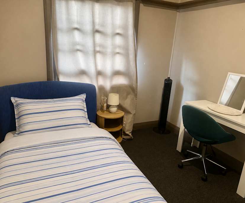 Furnished room in a flatshare