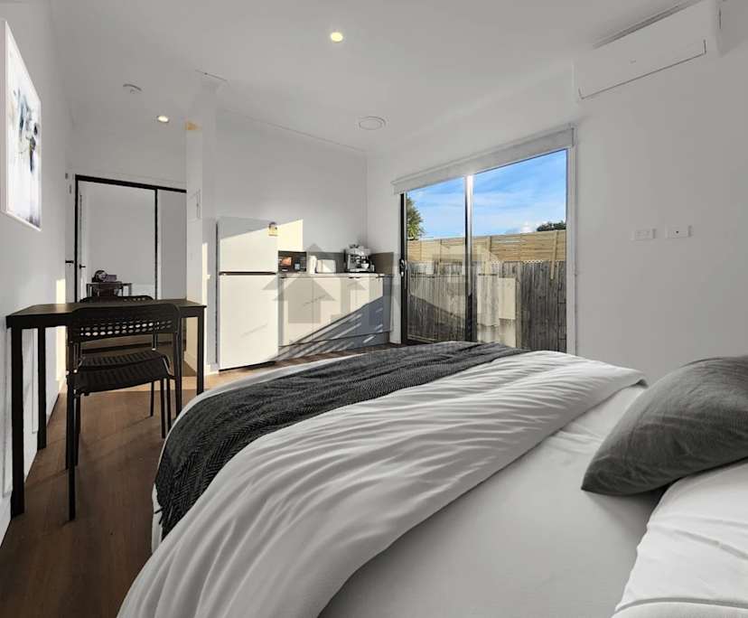 $300, Share-house, 6 bathrooms, Moe VIC 3825