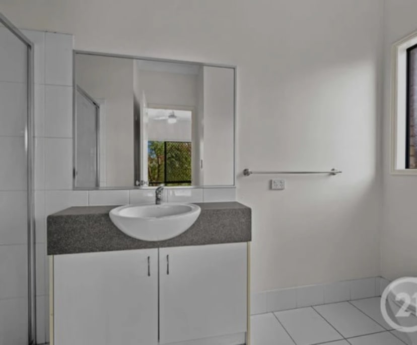 Room with ensuite in a share house