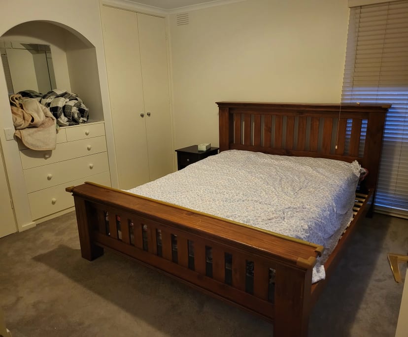 Room in a share house