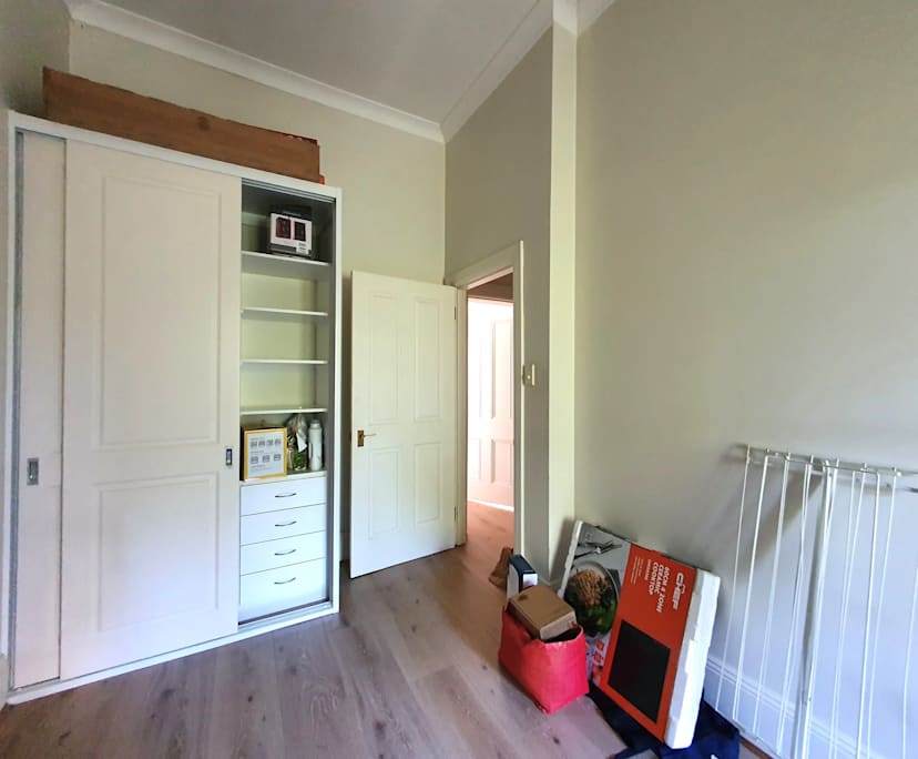 Unfurnished room in a flatshare