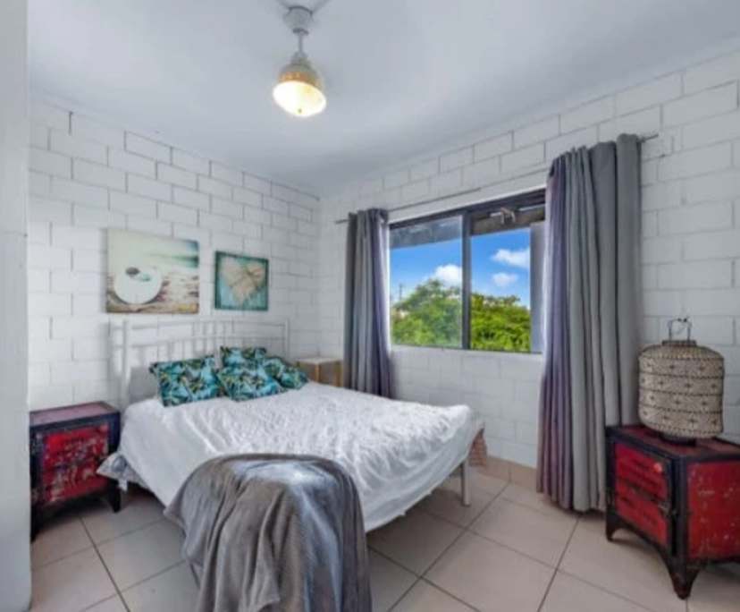 $350, Homestay, 3 bathrooms, Airlie Beach QLD 4802