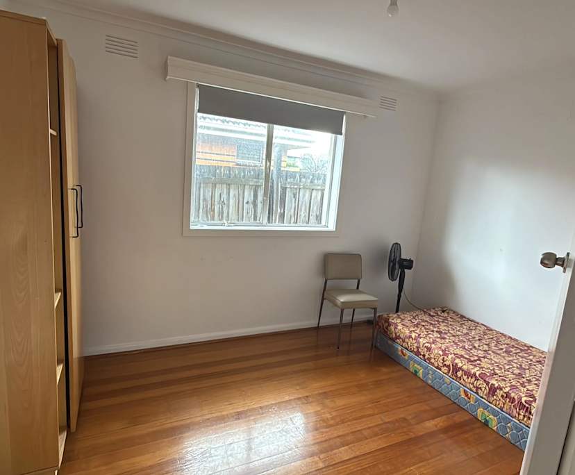Room in a share house