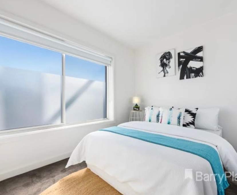 Unfurnished room in a flatshare