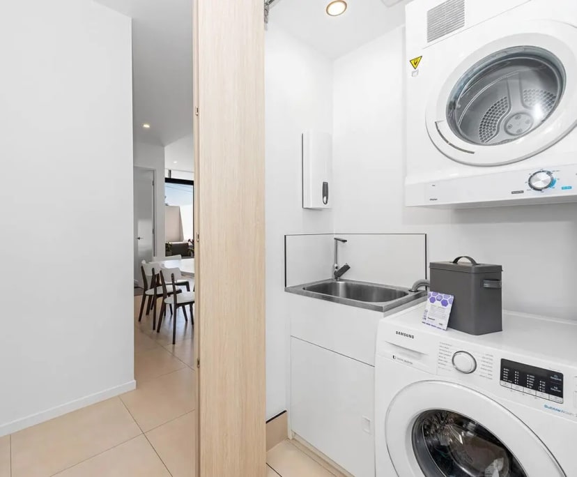 $300, Flatshare, 3 bathrooms, Stones Corner QLD 4120