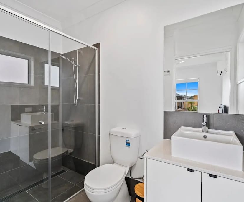 $290, Share-house, 3 bathrooms, Redbank Plains QLD 4301