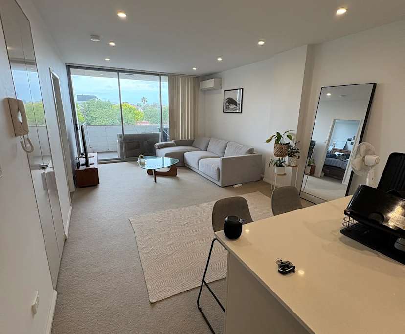 Unfurnished room with own bathroom