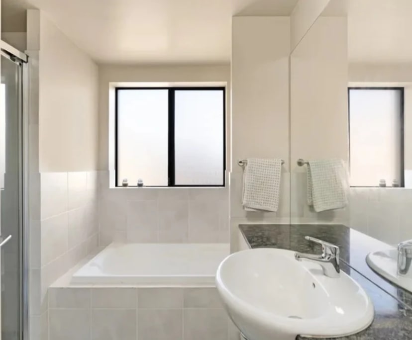 $300, Flatshare, 3 bathrooms, Varsity Lakes QLD 4227