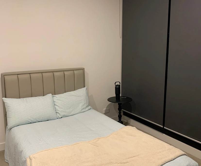 Furnished room with ensuite in a flatshare