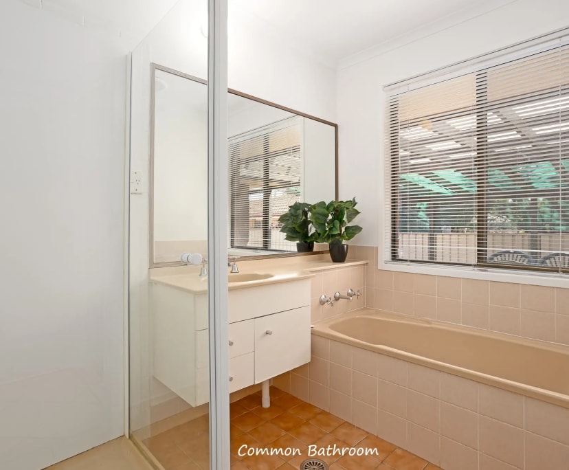 $300, Granny-flat, 1 bathroom, Redcliffe QLD 4020