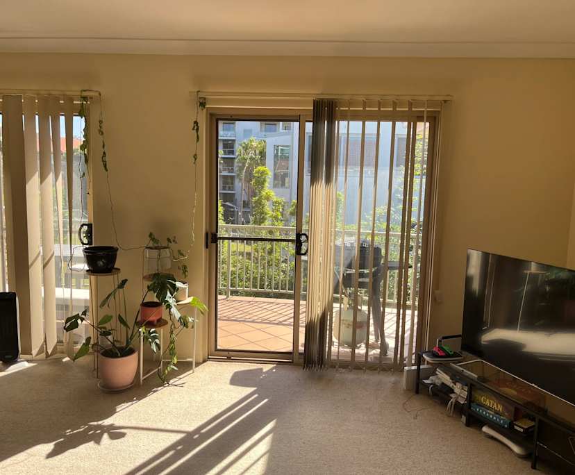 Unfurnished room in a flatshare