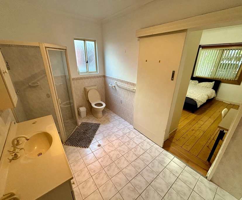 Room with ensuite in a share house