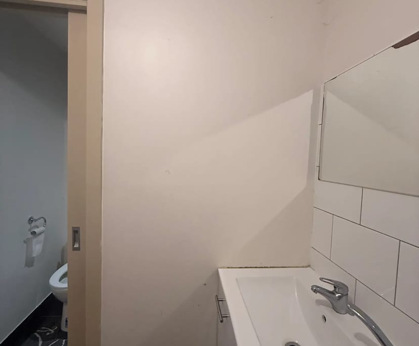 $150-200, Student-accommodation, 4 rooms, Saint Albans VIC 3021, Saint Albans VIC 3021