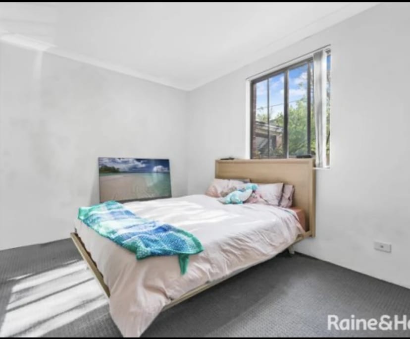 Unfurnished room with ensuite in a flatshare