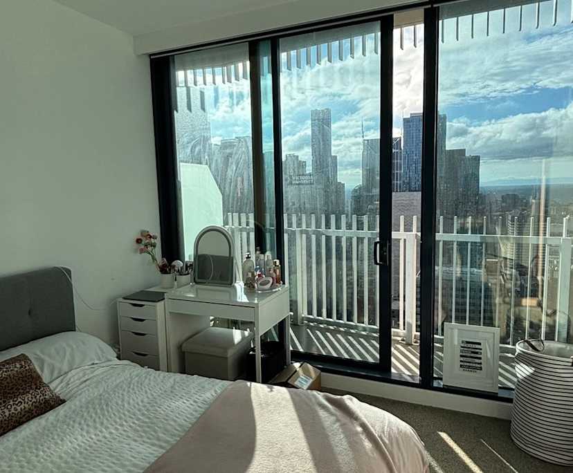 Furnished room in a flatshare