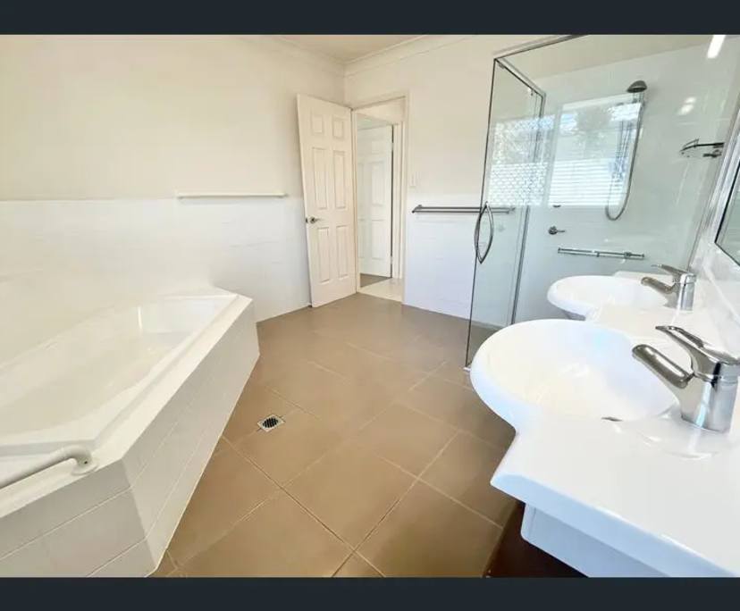 $255, Share-house, 4 bathrooms, Bokarina QLD 4575