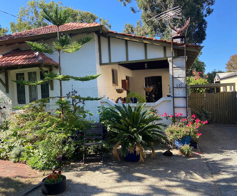 Furnished room in a share house