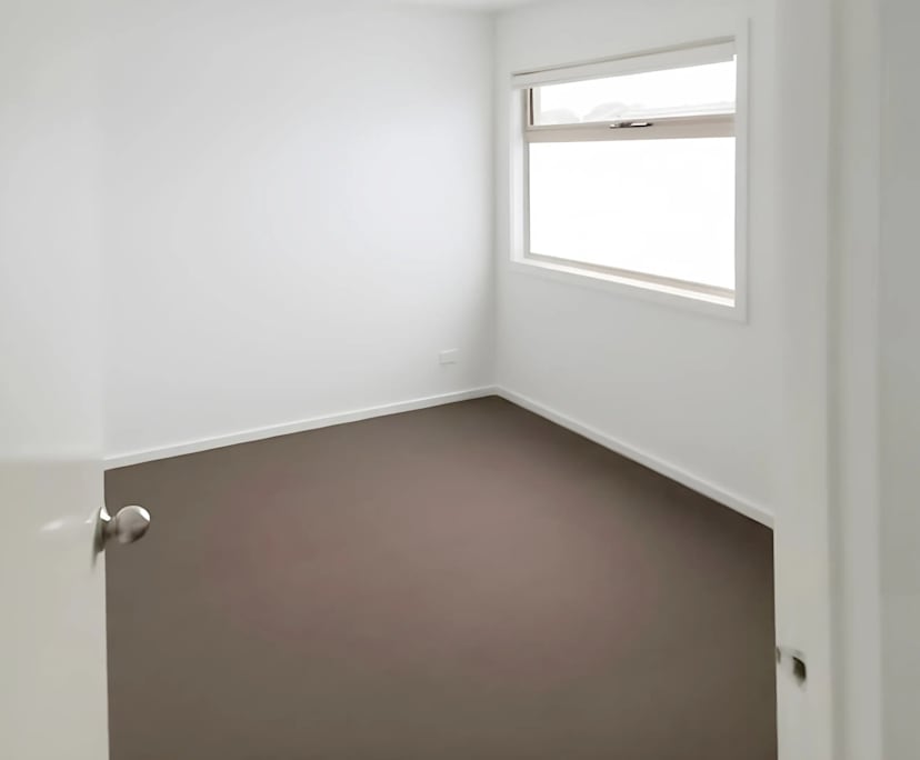 $520, Whole-property, 2 bathrooms, Sunshine VIC 3020