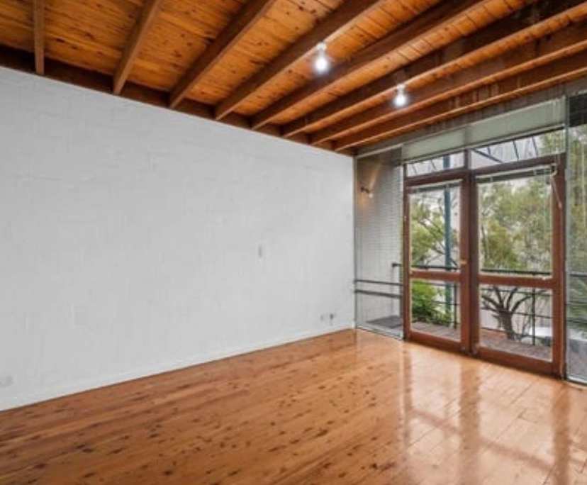 Unfurnished room with own bathroom